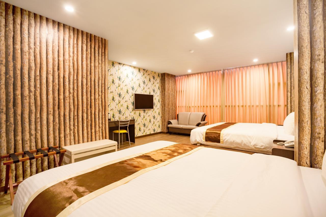 A Ace Hotel Taichung Exterior foto